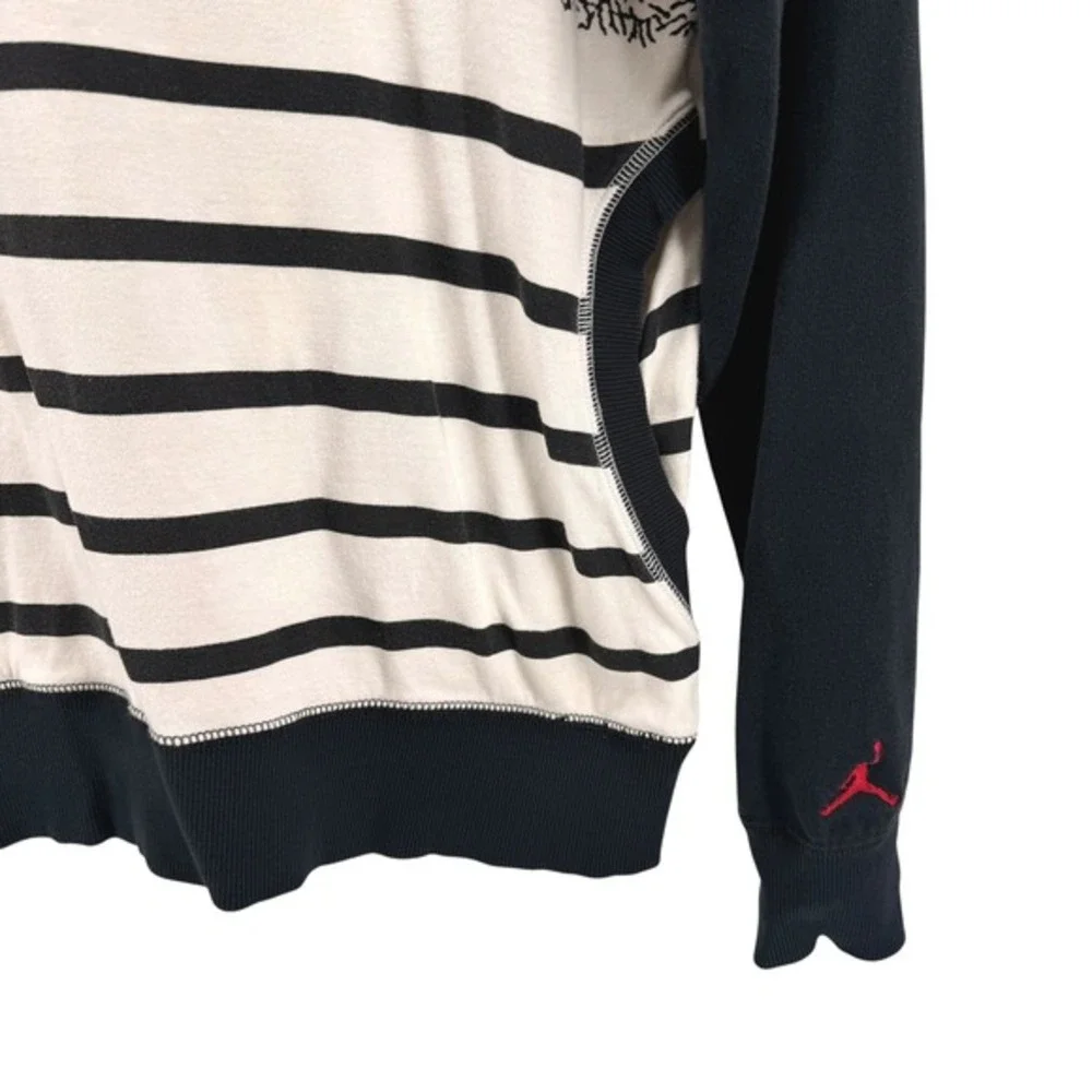 Nike Jordan Pullover Shirt Mens Medium Black White Striped Raglan V-Neck Pockets